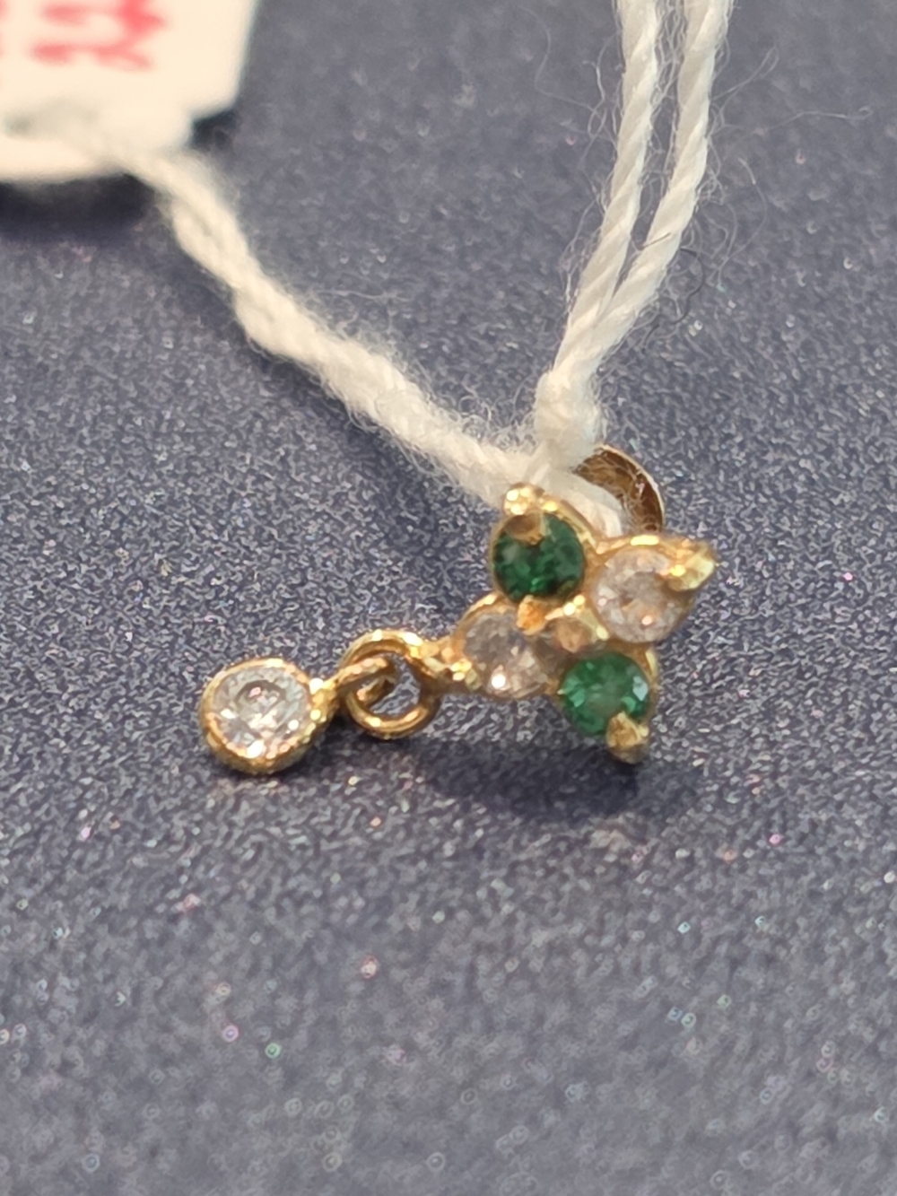 🍀💫22K Real Gold Green & White Nose  Pin💫🍀